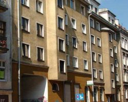 ul. Komuny Paryskiej 15